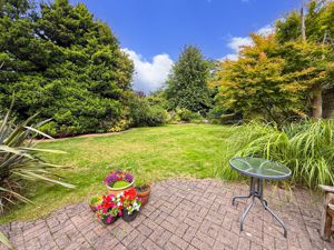 Photo 25- click for photo gallery